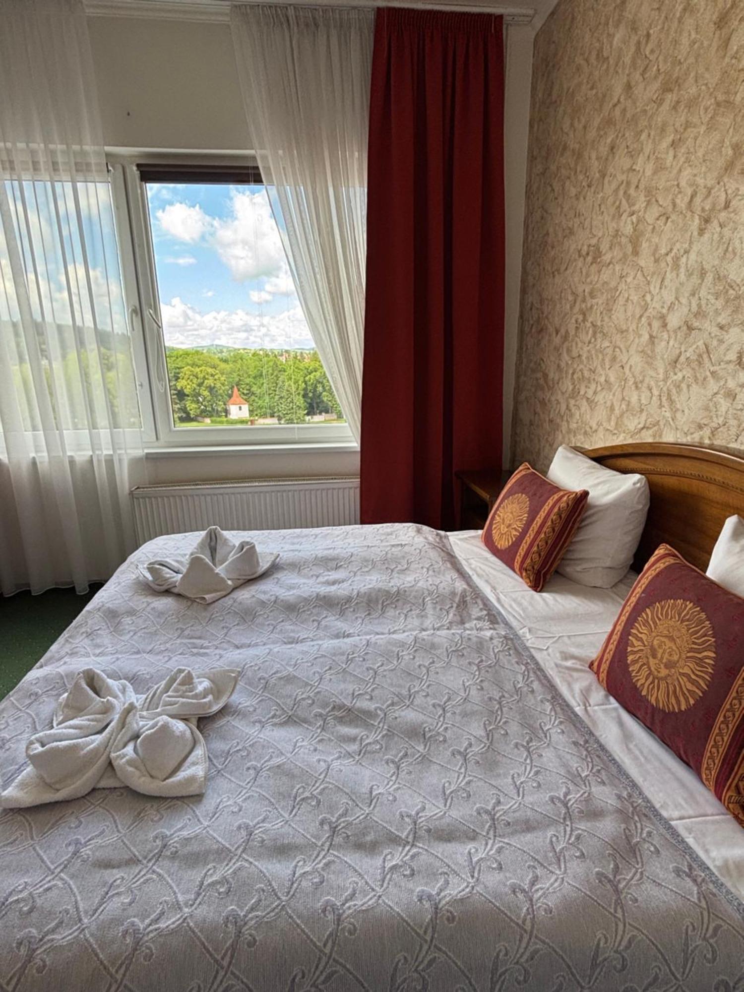 Hotel Bila Ruze Písek Εξωτερικό φωτογραφία